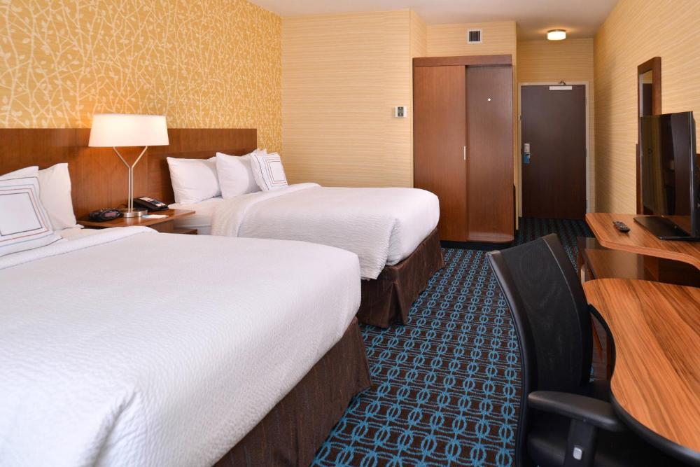 Queen Room with Two Queen Beds interior